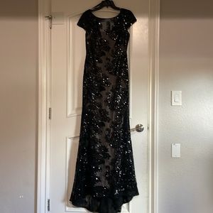 Calvin Klein Size 4 Black gown